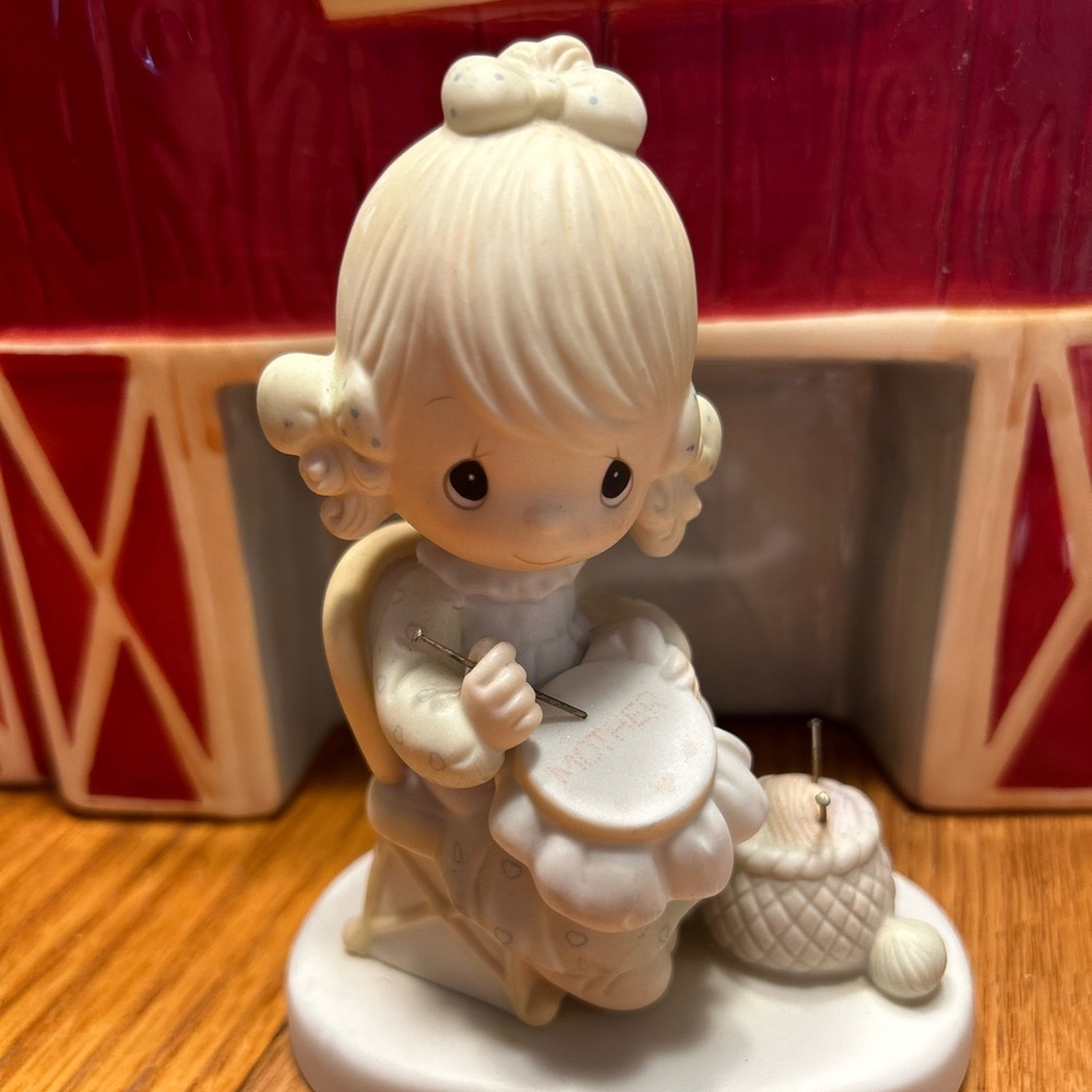 1979 Johnathan & David “Mother Sew Dear” Enesco E-3106 vintage collectible